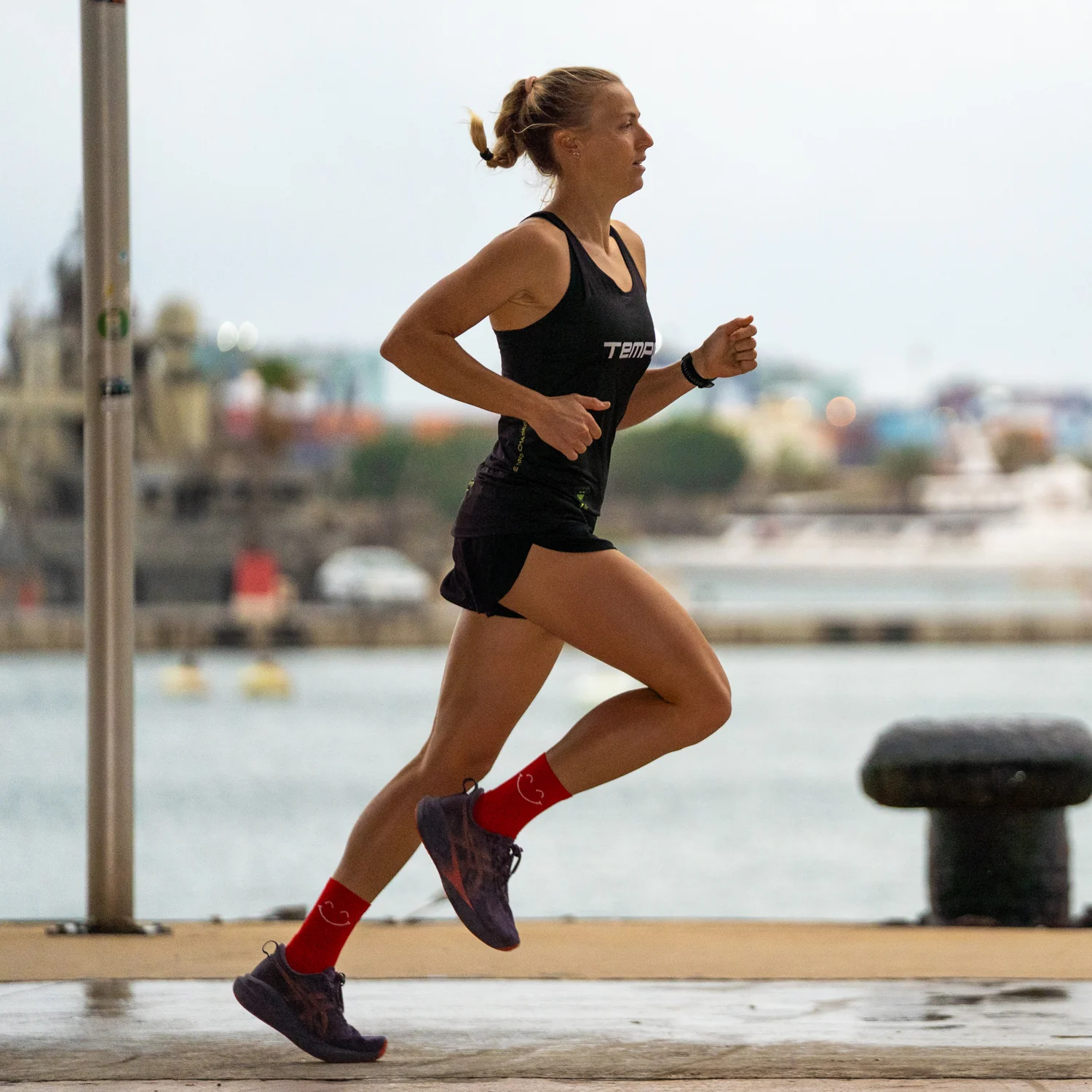 HAPPY MODE RED - CALCETÍN RUN ULTRALIGHT - Image 3